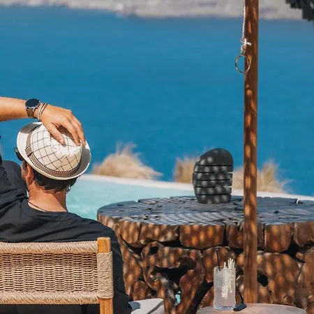 Divino Caldera Hotel