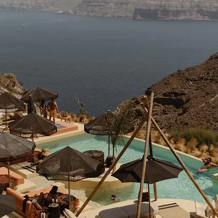 Divino Caldera Hotel